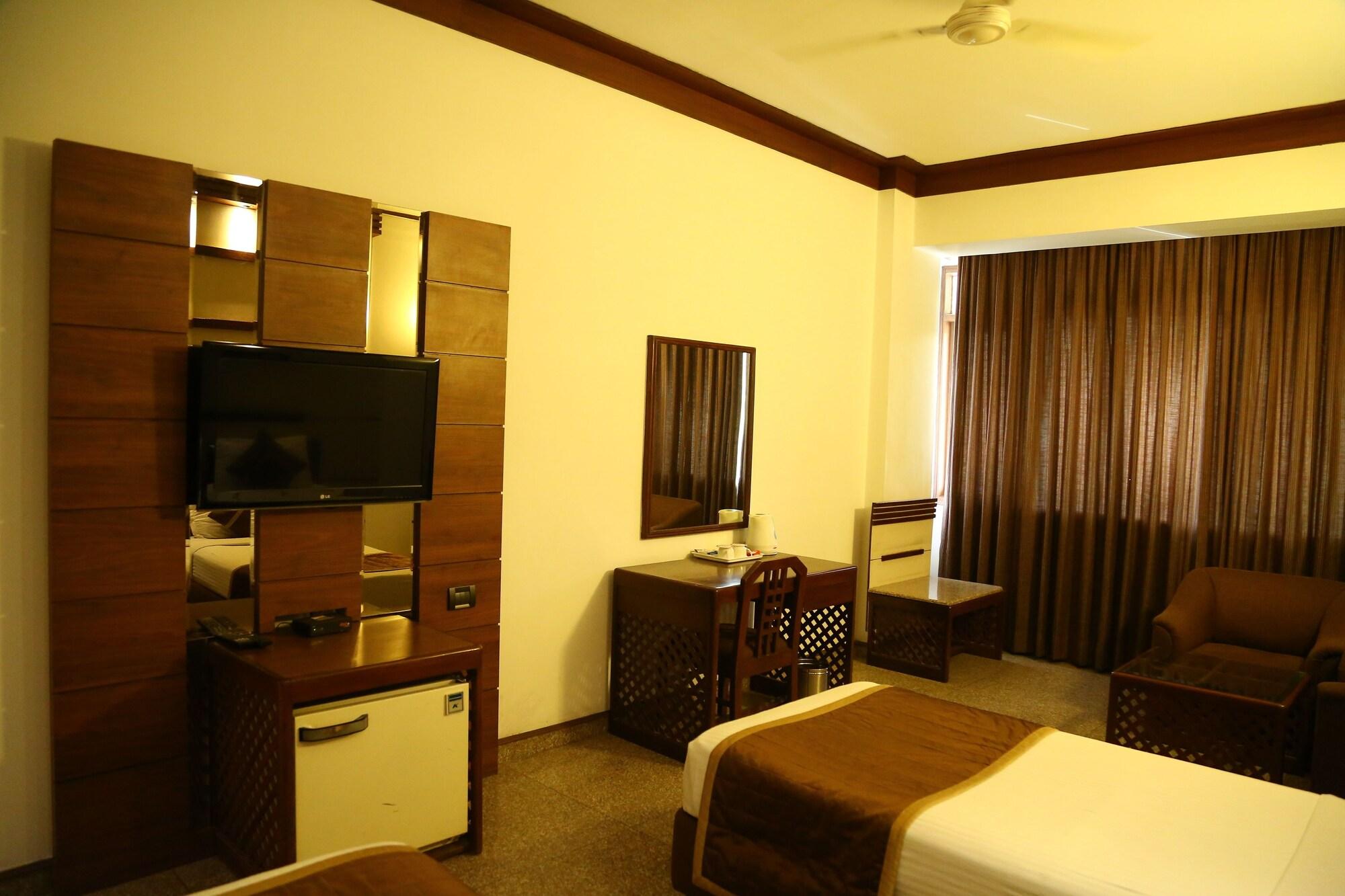 Hotel Park Inn Chandigarh Exterior photo