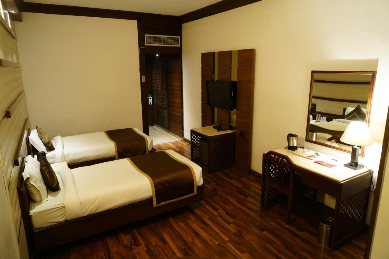 Hotel Park Inn Chandigarh Exterior photo